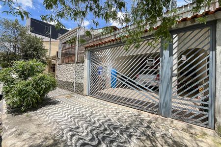 Casa à venda com 197m², 4 quartos e 2 vagasFachada + plaquinha