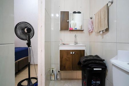 Casa à venda com 197m², 4 quartos e 2 vagasBanheiro da suíte 2