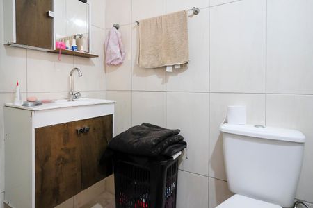 Casa à venda com 197m², 4 quartos e 2 vagasBanheiro da suíte 2