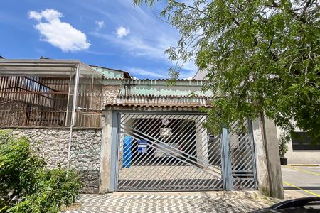 Casa à venda com 197m², 4 quartos e 2 vagasFachada + plaquinha