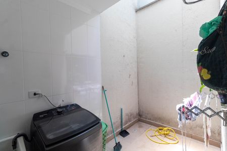 Casa de condomínio à venda com 65m², 2 quartos e 1 vaga Casa de condomínio à venda com 65m², 2 quartos e 1 vagaLavanderia