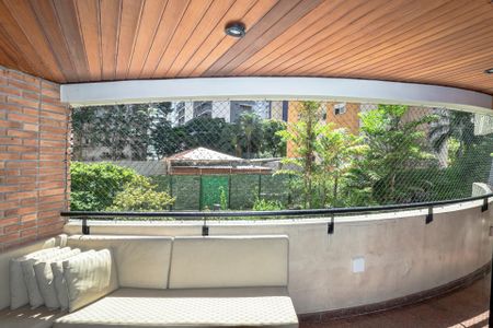 Apartamento à venda com 160m², 3 quartos e 2 vagasVaranda