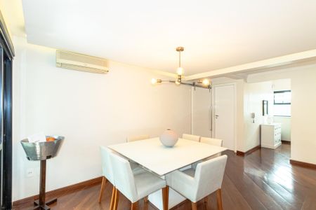Apartamento à venda com 160m², 3 quartos e 2 vagasSala