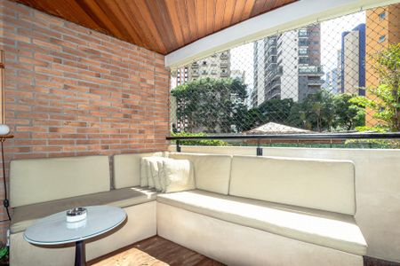 Apartamento à venda com 160m², 3 quartos e 2 vagasVaranda