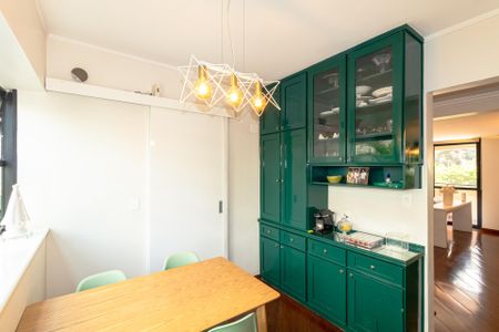 Apartamento à venda com 160m², 3 quartos e 2 vagasCopa