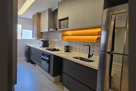 Apartamento à venda com 107m², 2 quartos e 2 vagas Apartamento à venda com 107m², 2 quartos e 2 vagasCozinha