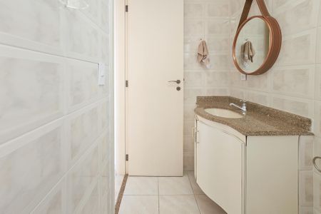 Apartamento para alugar com 70m², 2 quartos e 2 vagas Apartamento para alugar com 70m², 2 quartos e 2 vagasBanheiro