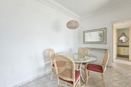 Apartamento para alugar com 70m², 2 quartos e 2 vagas Apartamento para alugar com 70m², 2 quartos e 2 vagasSala