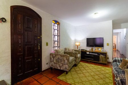 Casa à venda com 100m², 3 quartos e 2 vagas Casa à venda com 100m², 3 quartos e 2 vagasSala de Tv