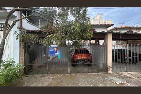 Casa à venda com 100m², 3 quartos e 2 vagas Casa à venda com 100m², 3 quartos e 2 vagasFachada