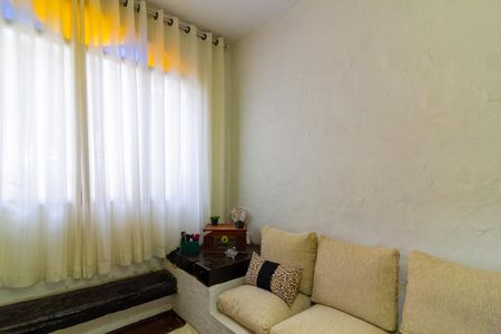 Casa à venda com 100m², 3 quartos e 2 vagas Casa à venda com 100m², 3 quartos e 2 vagasSala de Estar