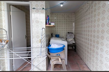 Casa à venda com 100m², 3 quartos e 2 vagas Casa à venda com 100m², 3 quartos e 2 vagasÁrea de Serviço e Quintal