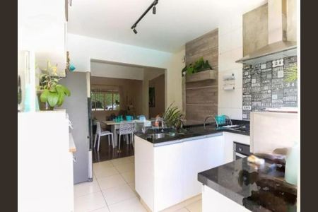 Casa à venda com 310m², 5 quartos e 4 vagas