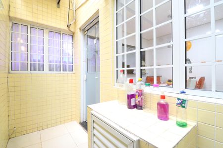 Casa à venda com 220m², 3 quartos e 1 vagaÁrea de Serviço