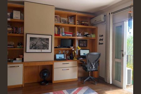Casa de condomínio à venda com 499m², 4 quartos e 4 vagas