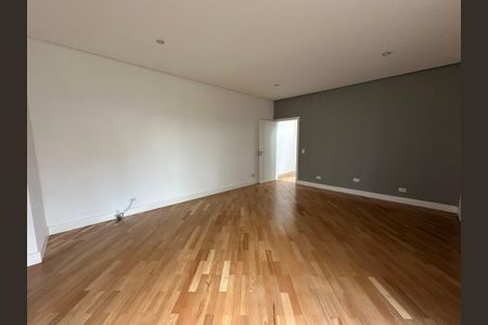 Casa de condomínio à venda com 1200m², 4 quartos e 4 vagas Casa de condomínio à venda com 1200m², 4 quartos e 4 vagasSuíte 2
