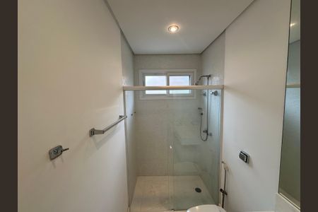 Casa de condomínio à venda com 1200m², 4 quartos e 4 vagas Casa de condomínio à venda com 1200m², 4 quartos e 4 vagasBanheiro da Suíte 1