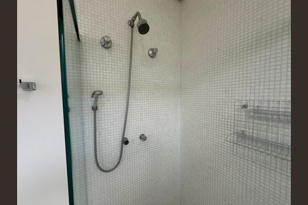 Casa de condomínio à venda com 1200m², 4 quartos e 4 vagas Casa de condomínio à venda com 1200m², 4 quartos e 4 vagasBanheiro da Suíte 4