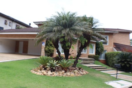 Casa de condomínio à venda com 1200m², 4 quartos e 4 vagas Casa de condomínio à venda com 1200m², 4 quartos e 4 vagasFachada