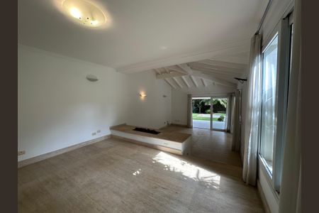 Casa de condomínio à venda com 1200m², 4 quartos e 4 vagas Casa de condomínio à venda com 1200m², 4 quartos e 4 vagasSala