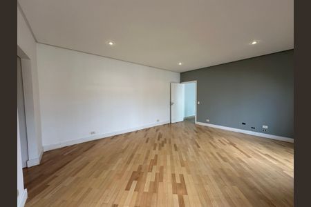 Casa de condomínio à venda com 1200m², 4 quartos e 4 vagas Casa de condomínio à venda com 1200m², 4 quartos e 4 vagasSuíte 3
