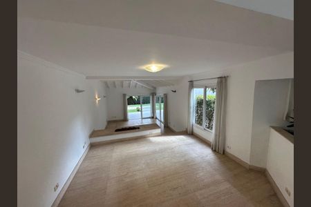 Casa de condomínio à venda com 1200m², 4 quartos e 4 vagas Casa de condomínio à venda com 1200m², 4 quartos e 4 vagasSala