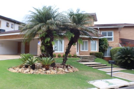 Casa de condomínio à venda com 1200m², 4 quartos e 4 vagas Casa de condomínio à venda com 1200m², 4 quartos e 4 vagasFachada
