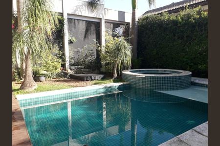 Casa de condomínio à venda com 650m², 4 quartos e 5 vagas