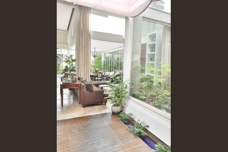Casa de condomínio à venda com 650m², 4 quartos e 5 vagas