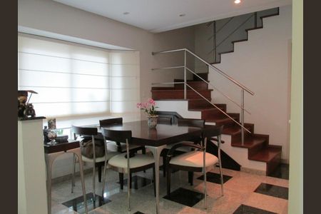 Casa de condomínio à venda com 409m², 4 quartos e 3 vagas