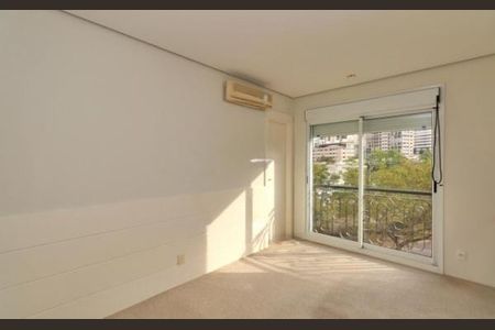 Casa de condomínio à venda com 400m², 4 quartos e 4 vagas