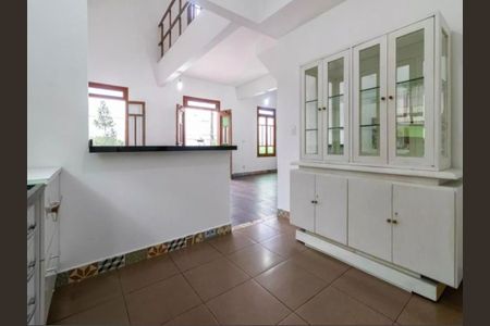 Casa de condomínio à venda com 360m², 3 quartos e 4 vagas