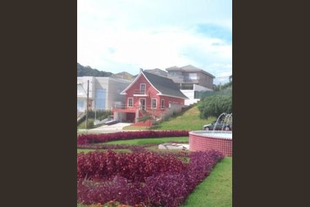 Casa de condomínio à venda com 360m², 3 quartos e 4 vagas