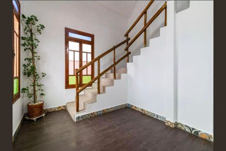 Casa de condomínio à venda com 360m², 3 quartos e 4 vagas