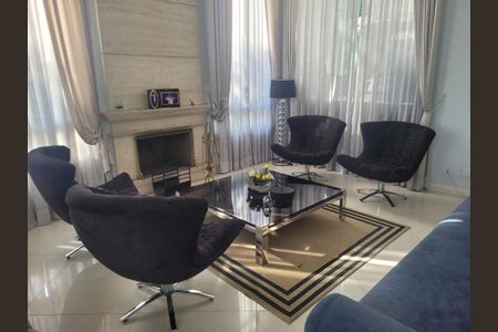 Casa de condomínio à venda com 800m², 4 quartos e 3 vagas