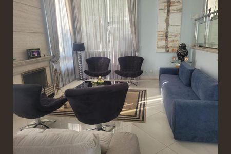 Casa de condomínio à venda com 800m², 4 quartos e 3 vagas