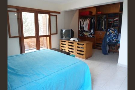 Casa de condomínio à venda com 810m², 4 quartos e 6 vagas