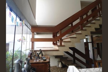 Casa de condomínio à venda com 810m², 4 quartos e 6 vagas