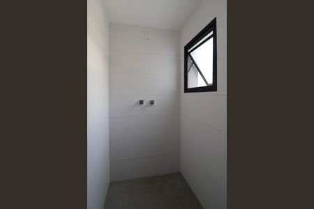 Casa de condomínio à venda com 276m², 3 quartos e 3 vagas Casa de condomínio à venda com 276m², 3 quartos e 3 vagasBanheiro da Suíte