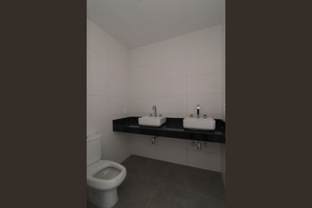 Casa de condomínio à venda com 276m², 3 quartos e 3 vagas Casa de condomínio à venda com 276m², 3 quartos e 3 vagasBanheiro da Suíte