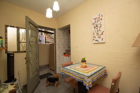 Casa à venda com 130m², 2 quartos e 7 vagas Casa à venda com 130m², 2 quartos e 7 vagasSala de Jantar
