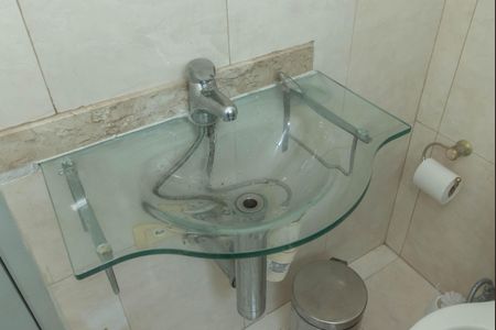 Casa à venda com 157m², 3 quartos e 2 vagas Casa à venda com 157m², 3 quartos e 2 vagasBanheiro