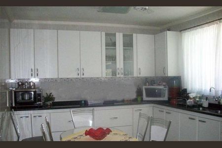 Casa à venda com 220m², 3 quartos e 2 vagas