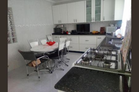 Casa à venda com 220m², 3 quartos e 2 vagas