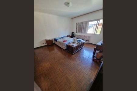 Casa à venda com 520m², 2 quartos e 4 vagas