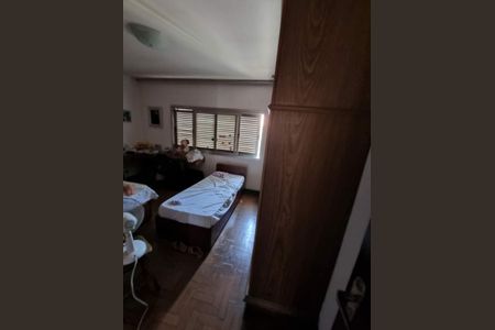 Casa à venda com 520m², 2 quartos e 4 vagas
