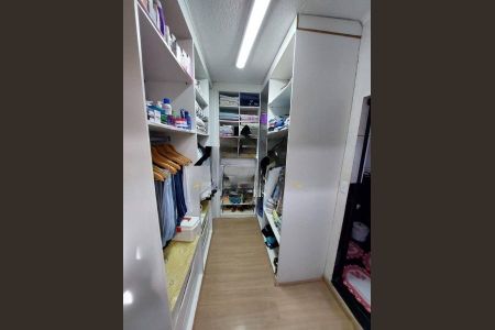 Casa à venda com 301m², 2 quartos e 2 vagas