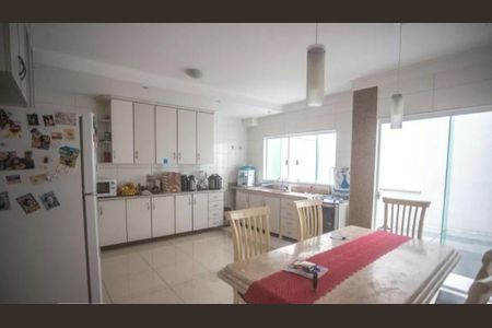 Casa à venda com 285m², 3 quartos e 6 vagas
