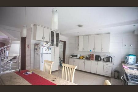 Casa à venda com 285m², 3 quartos e 6 vagas