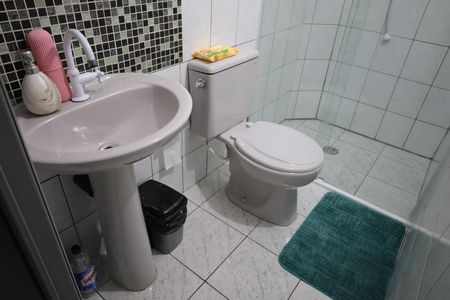 Casa à venda com 110m², 3 quartos e 2 vagasBanheiro